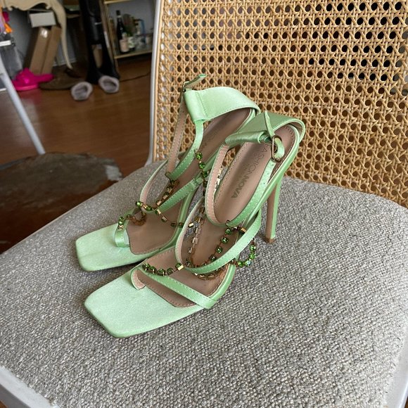 FashionNova Satin Jewel heels - Picture 1 of 7
